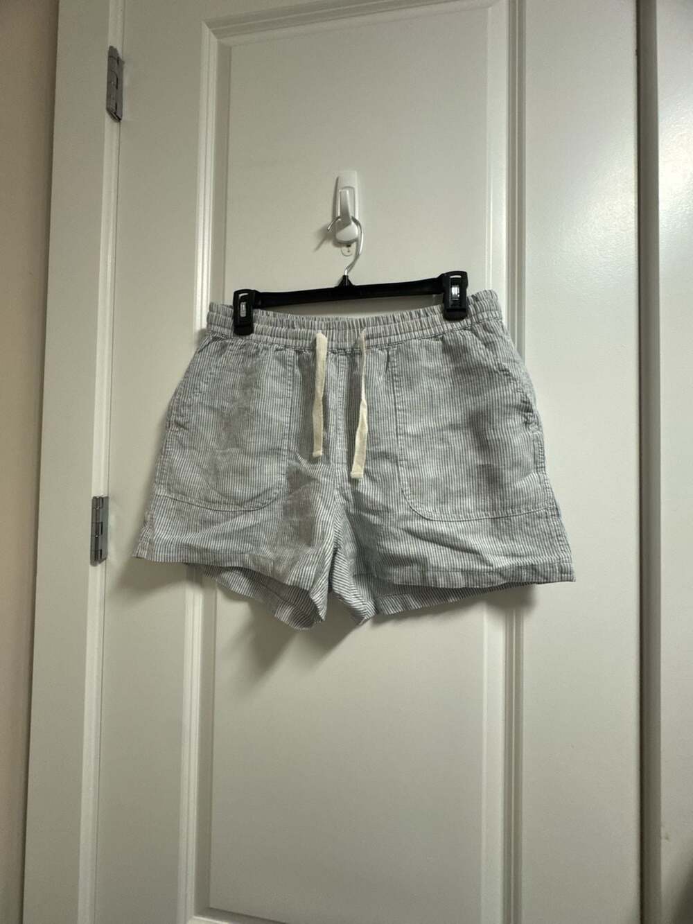 Quince 100% Linen Pull-On Shorts Size M Blue White Striped Drawstring